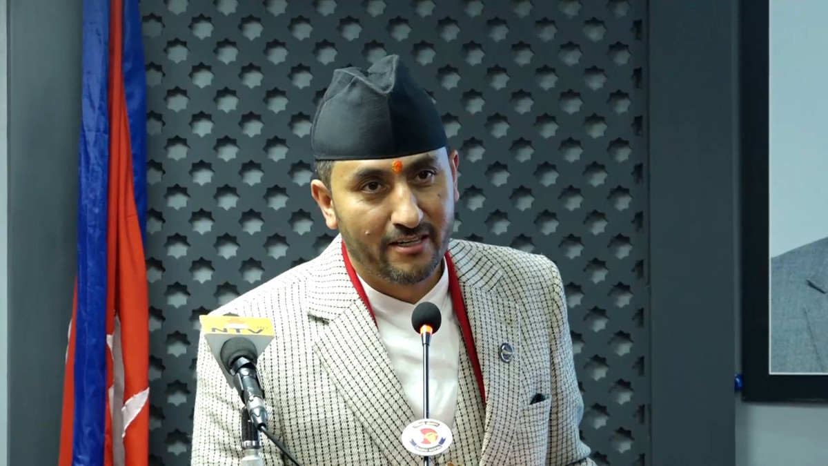 उम्मेदवार बन्ने / नबन्नेबारे निर्णय लिएको छैन : सञ्चारमन्त्री खरेल