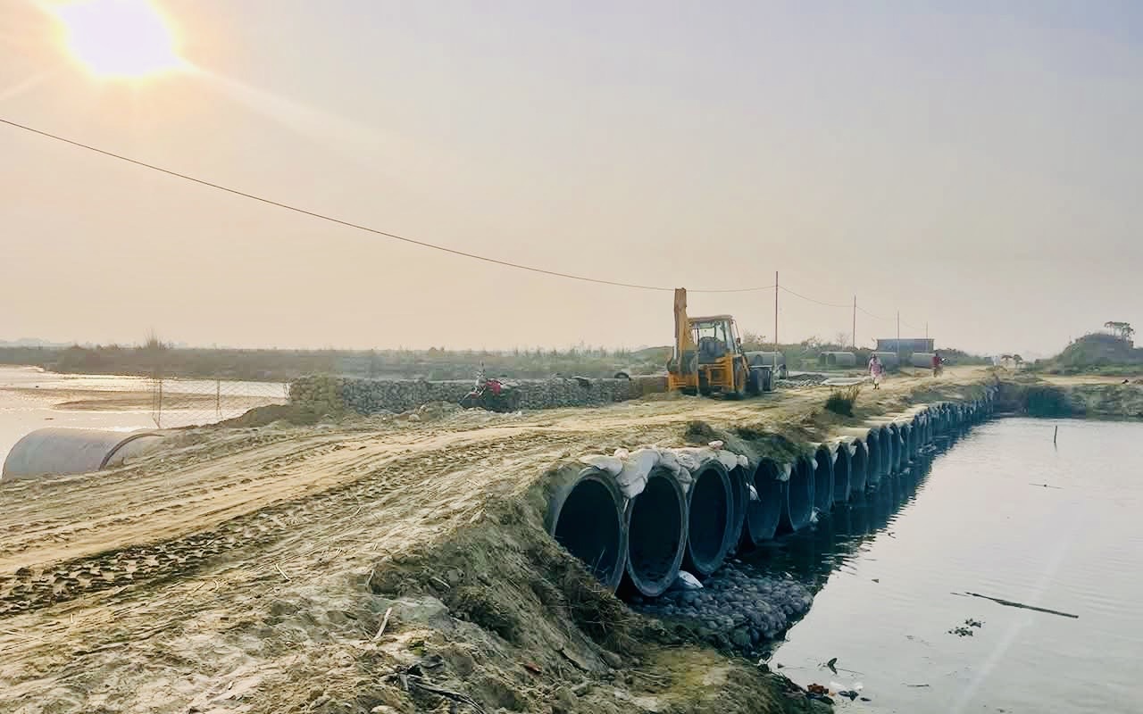 कमला नदीमा अस्थायी ‘डाइभर्सन’, पुल निर्माण अन्तिम चरणमा