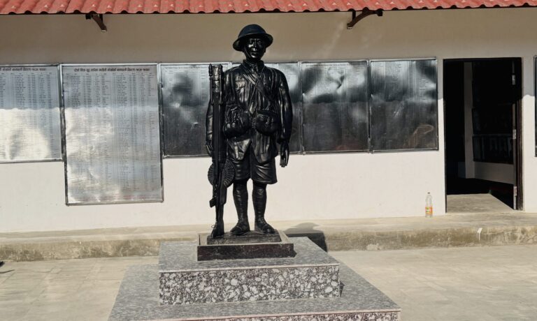 लाहुरेहरूको गाउँका रूपमा परिचित भार्सेमा भिक्टोरिया क्रस विजेता रानाको सालिक