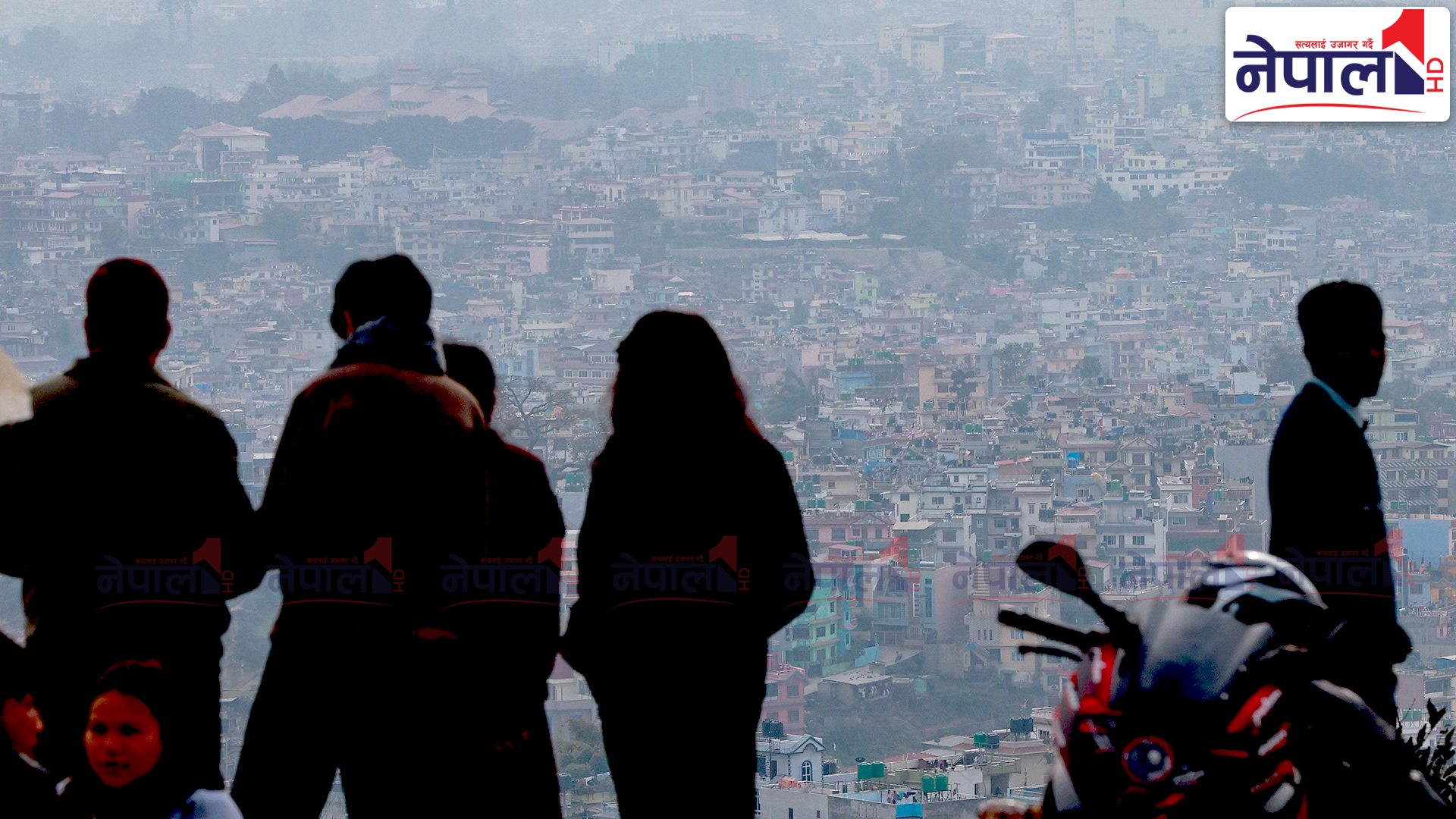 पश्चिमी क्षेत्रमा हिमपात र वर्षा, धुम्मियो काठमाडौंको आकाश {तस्वीरहरु}