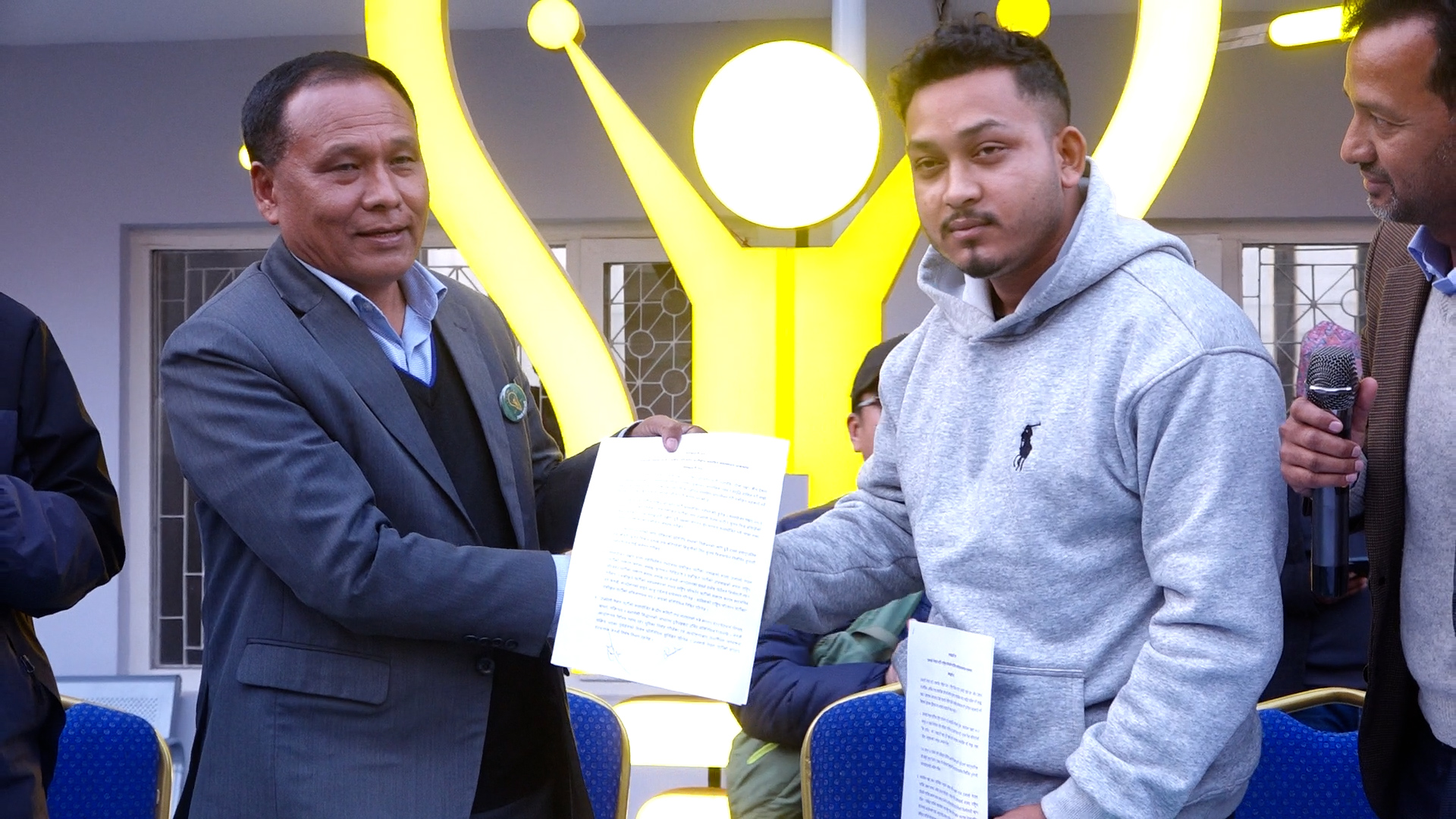 कुलमान घिसिङको उज्यालो नेपाल पार्टी र राष्ट्रिय परिवर्तन पार्टीबीच एकता