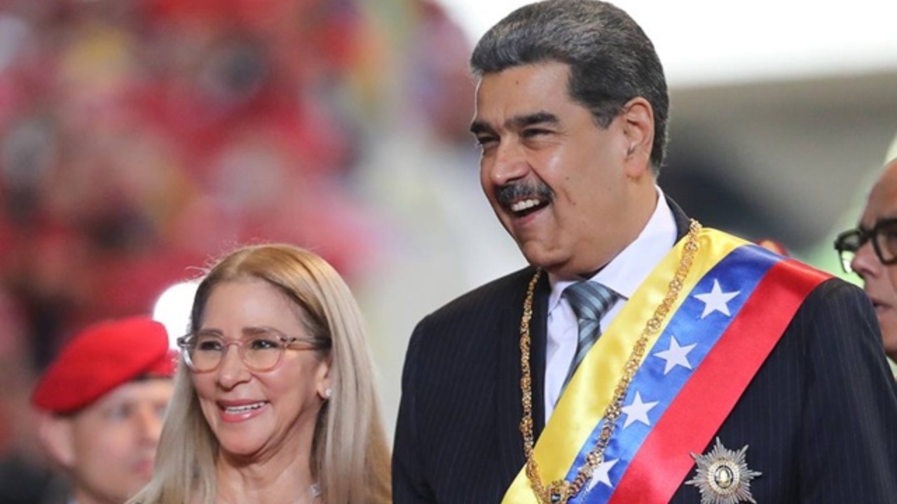 पक्राउ गरेर भेनेजुएलाका राष्ट्रपति दम्पतीलाई देशबाहिर ल्याएको ट्रम्पको दाबी