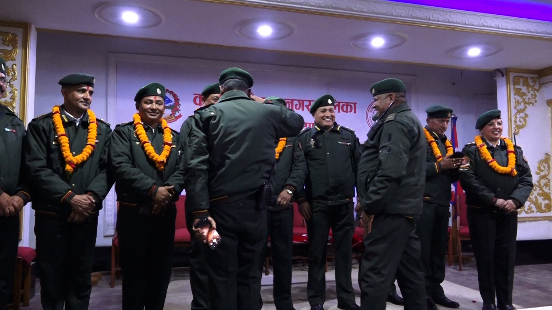 बढुवा भएका काठमाडौं महानगरका सात प्रहरी नायव उपरीक्षकलाई दज्र्यानी चिन्ह