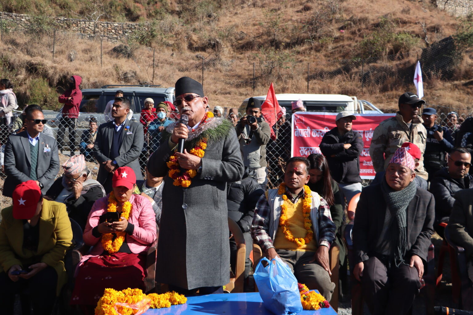 जनयुद्धको आधार इलाकाको विकासमा केन्द्रित हुने संयोजक प्रचण्डको प्रतिबद्धता