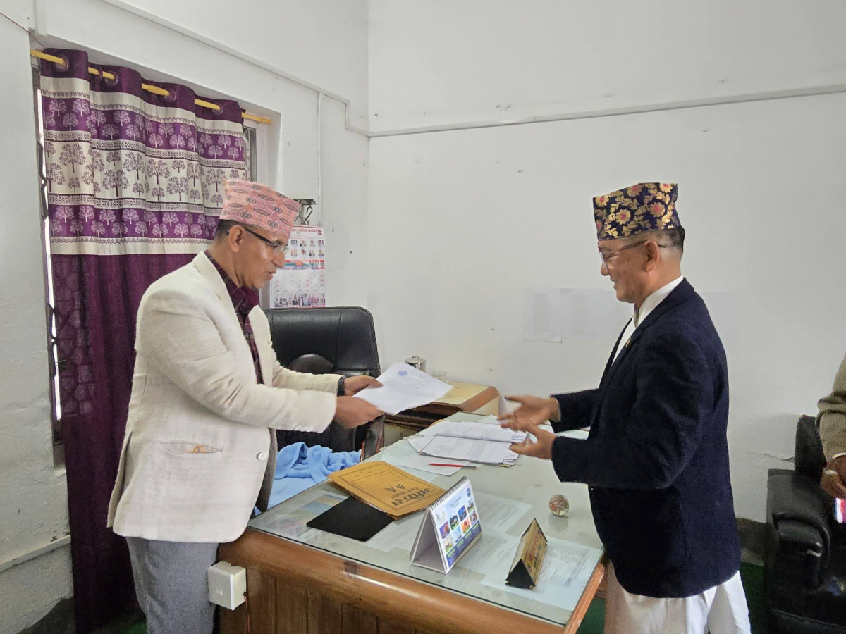 राप्रपा अध्यक्ष लिङ्देनले गरे झापा–३ मा उम्मेदवारी दर्ता