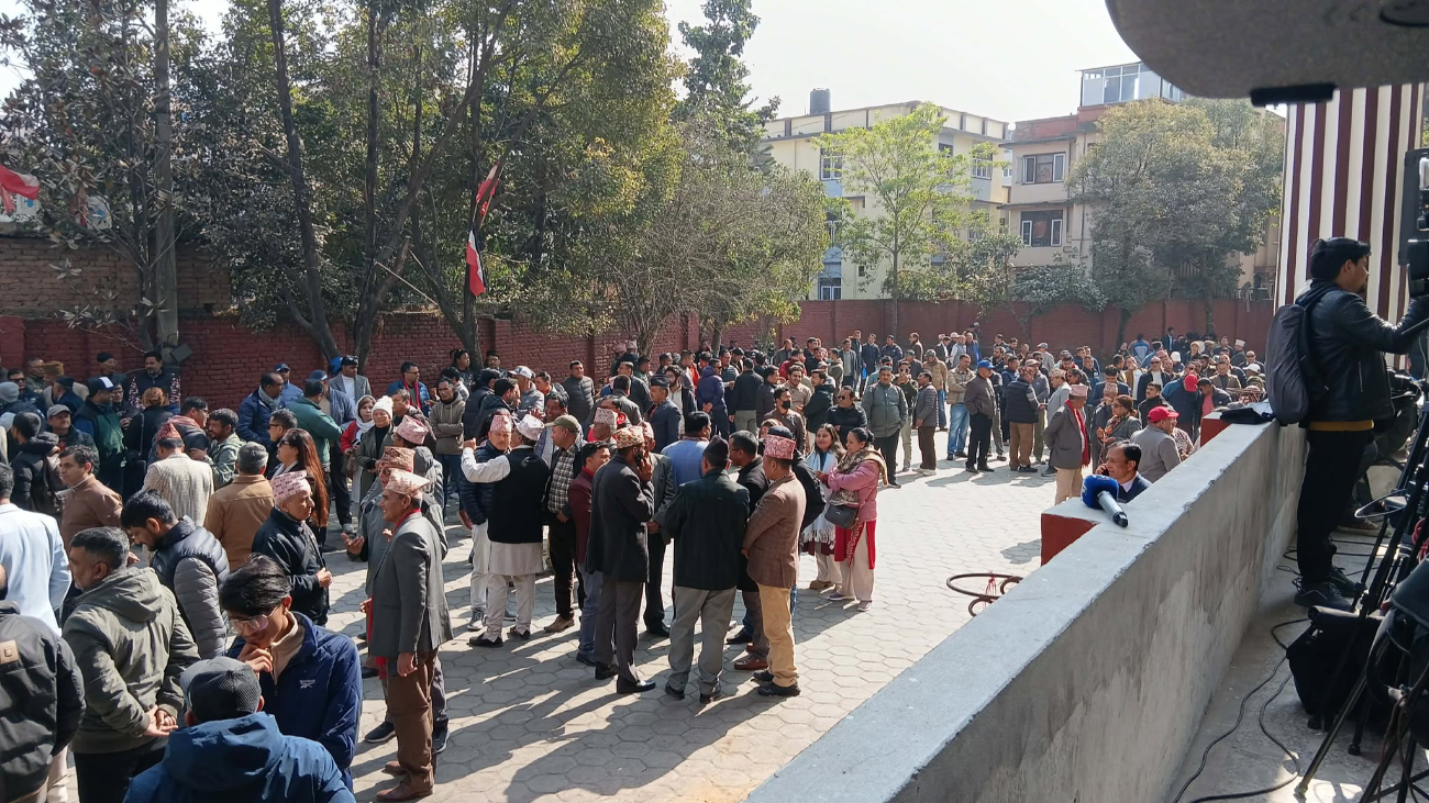 सानेपा पुग्दै गगनसहित कांग्रेस पदाधिकारी, कार्यकर्ताको भीड