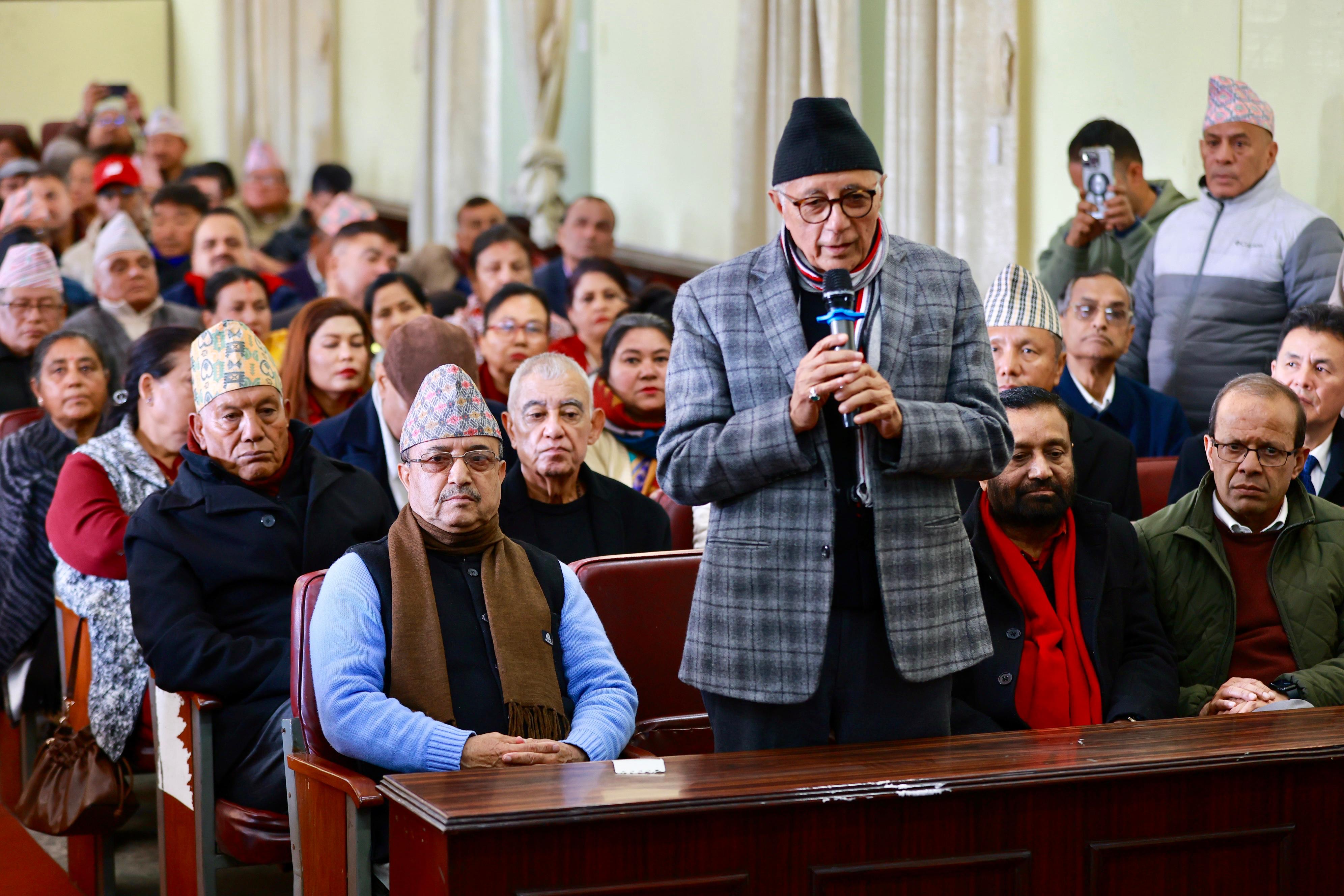 निर्वाचन आयोगमा शेखर कोइरालाको दाबी : बहुमत हाम्रो पक्षमा छ