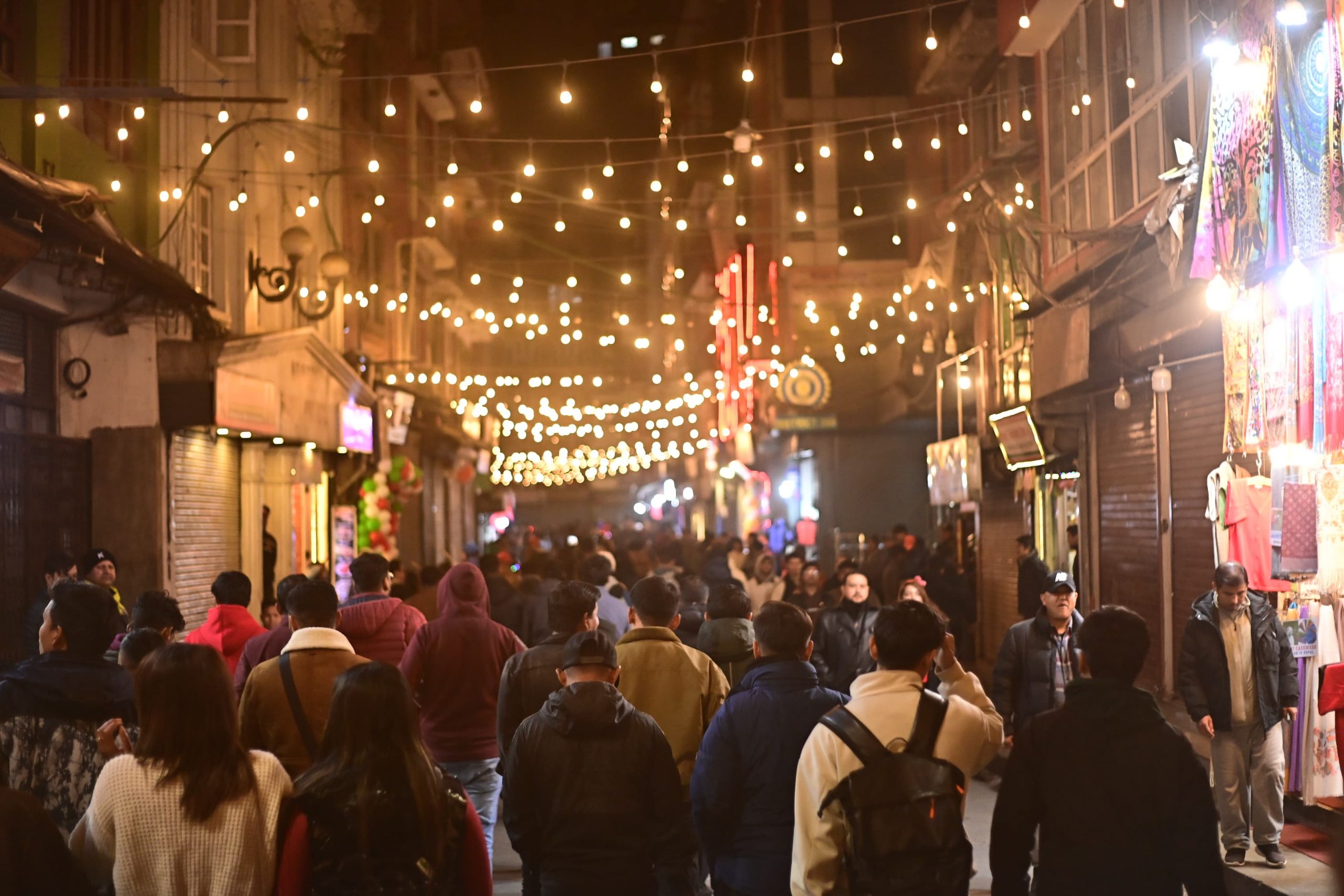 अङ्ग्रेजी नयाँ वर्षमा पर्यटकीय गन्तव्य ठमेलमा स्वदेशी तथा विदेशी पर्यटकको चहलपहल