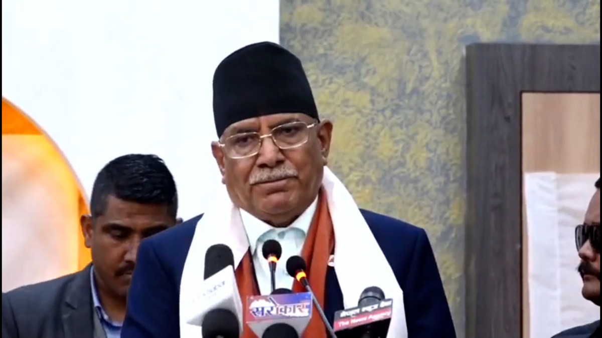 आफूलाई नयाँ दाबी गर्दै प्रचण्ड भन्छन्, ‘नयाँ भन्नेहरू दलालका एजेन्ट हुन्’