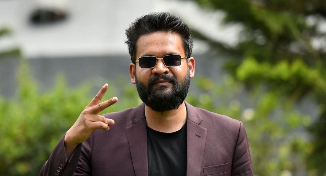 ओलीको चुनाव प्रचार कार्यालयमा बालेन, केहीसँग मिलाए हात, कसे टाप