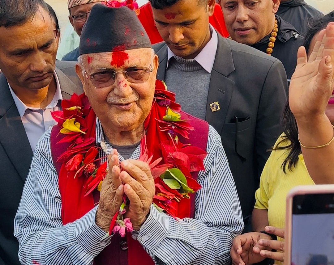 झापाका भूमिहीनहरूले ओलीलाई भने– हाम्रो समस्या एमालेबाहेकले समाधान गर्दैन