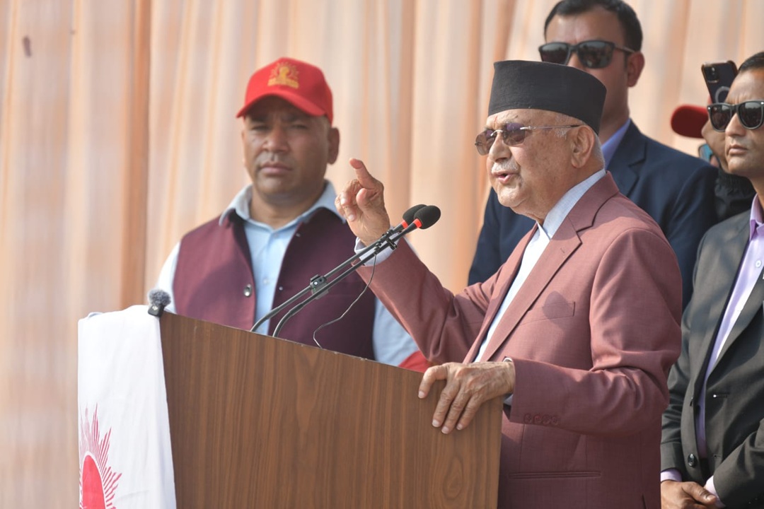 ‌ओलीले भने- झापा, कोशी र देश विकासकाे जिम्मा मेराे, तपाईंहरू ढुक्क हुनुहोस्