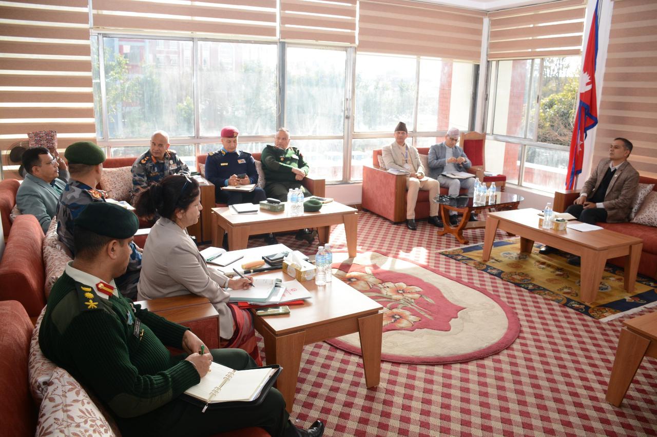 निर्वाचनको सुरक्षा व्यवस्था चुस्त राख्न सुरक्षा निकायका प्रमुखहरूलाई गृहमन्त्रीको निर्देशन