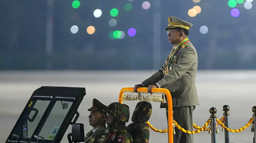 म्यान्मा जुन्ताद्वारा पूर्व कर्मचारीहरूलाई काममा फर्कन आह्वान