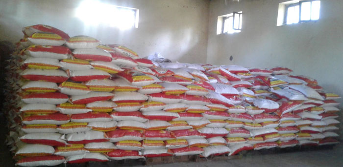 नागूमा खाद्यान्न ढुवानी सुरु, मूल्यलाई लिएर स्थानीय असन्तुष्ट