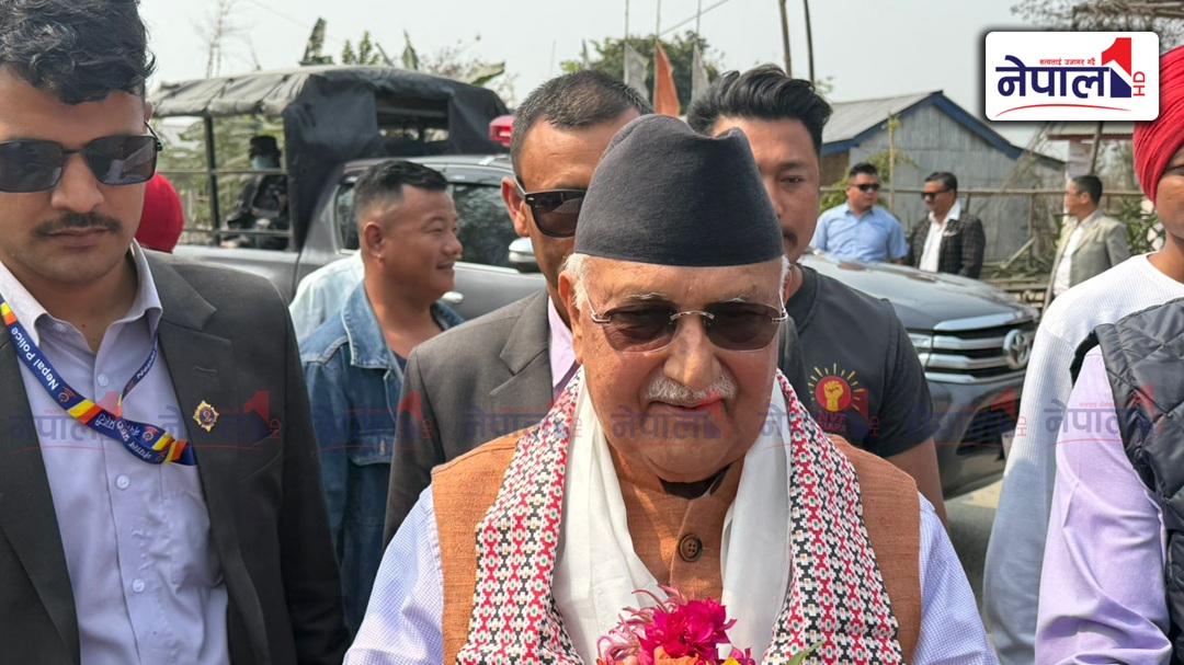 यसरी मागिरहेका छन् ओली भाेट (फाेटाे फिचर)