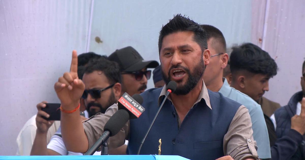 सिंहदरबारलाई भ्रष्टाचारको अखडा बनाउनेले नै जलाएः सभापति लामिछाने