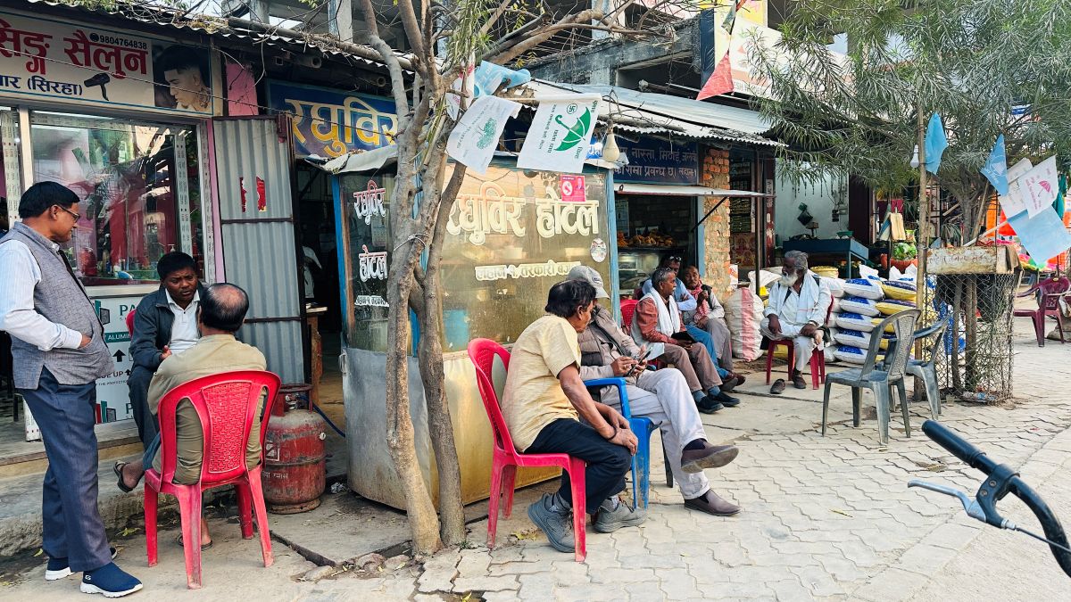 नेताहरूसँग पुराना प्रतिबद्धताको हिसाब माग्दै सिरहाका मतदाता