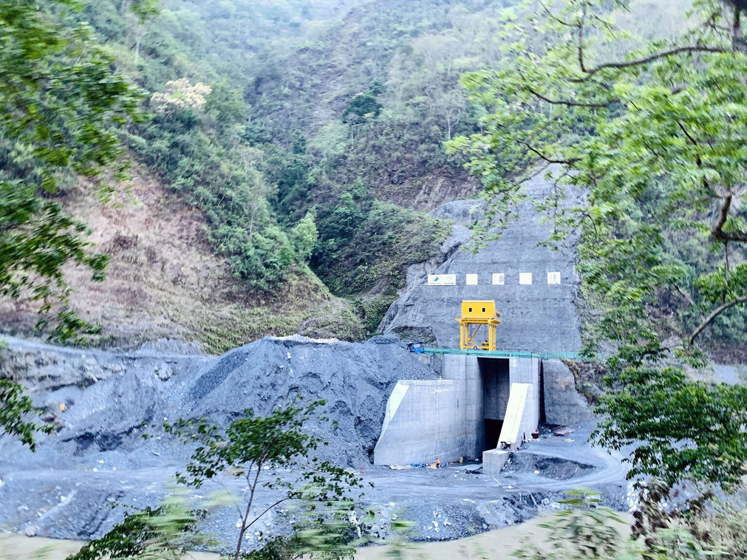 वानटाङ खोलामा पक्की पुल निर्माण सुरु