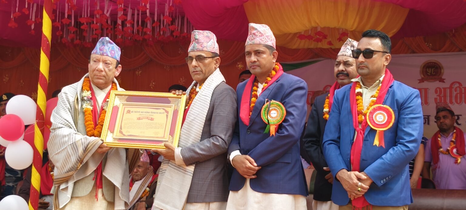 प्रधानन्यायाधीश राउतलाई गृहनगरमा अभिनन्दन