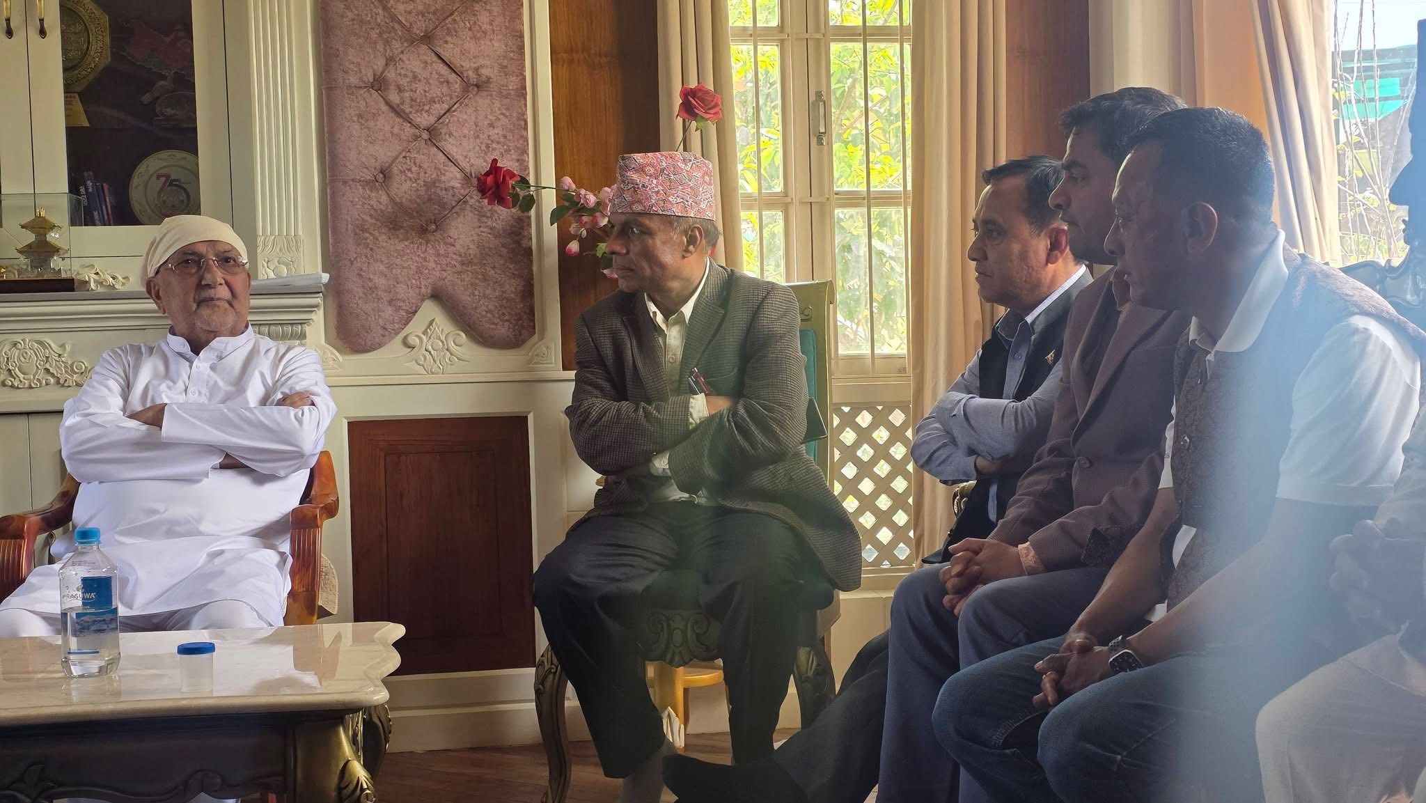 ओलीलाई समवेदना दिन दुई महामन्त्री लिएर गुण्डु पुगे विश्वप्रकाश