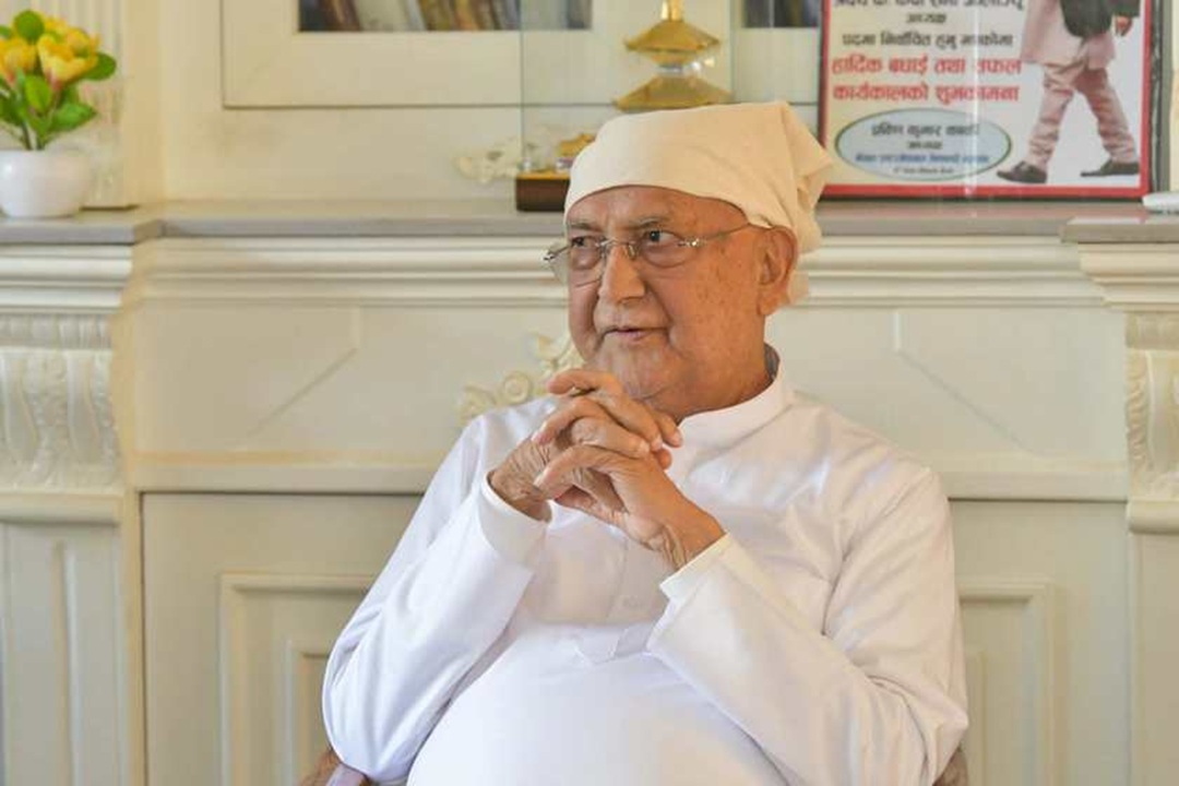 शोकमा रहेको अवस्थामै पार्टी सचिवालय बैठकमा केपी शर्मा ओली (फोटो फिचर)