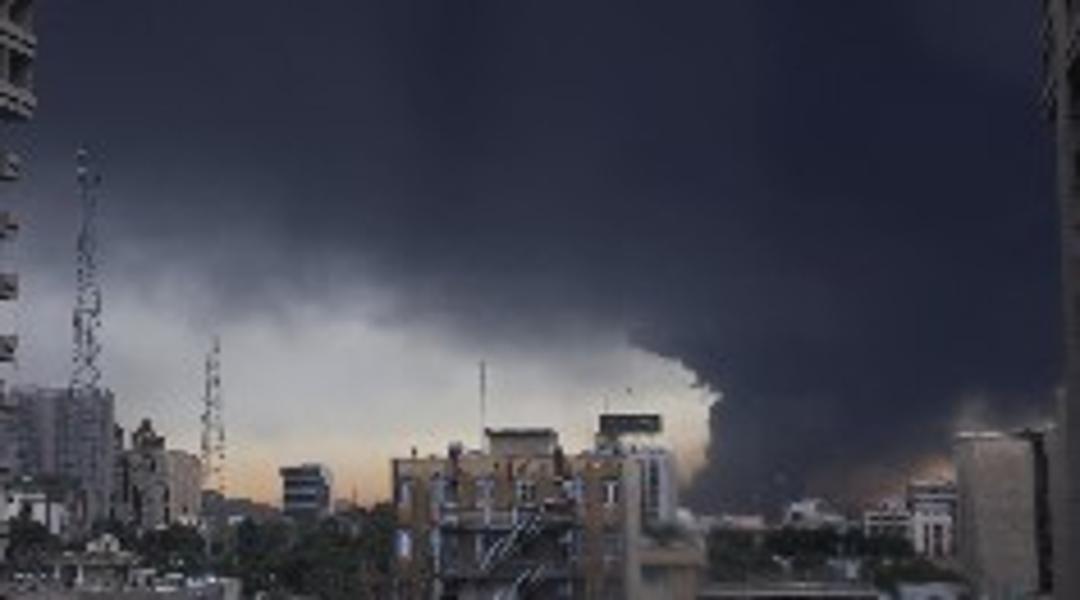 मध्यपूर्व युद्ध संकट : इरानको तेहरानमा ‘अम्लीय वर्षा’, स्वास्थ्य संकटको चेतावनी