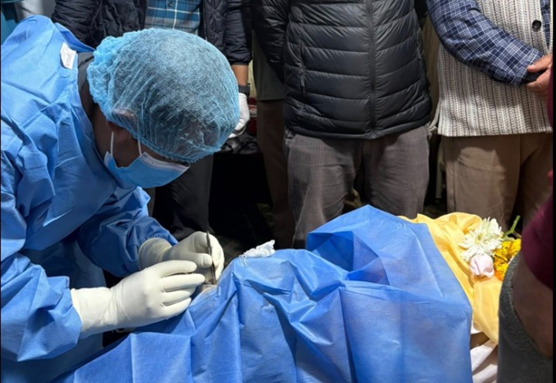 ओलीका पिता माेहनप्रसादकाे ‘नेत्र दान’