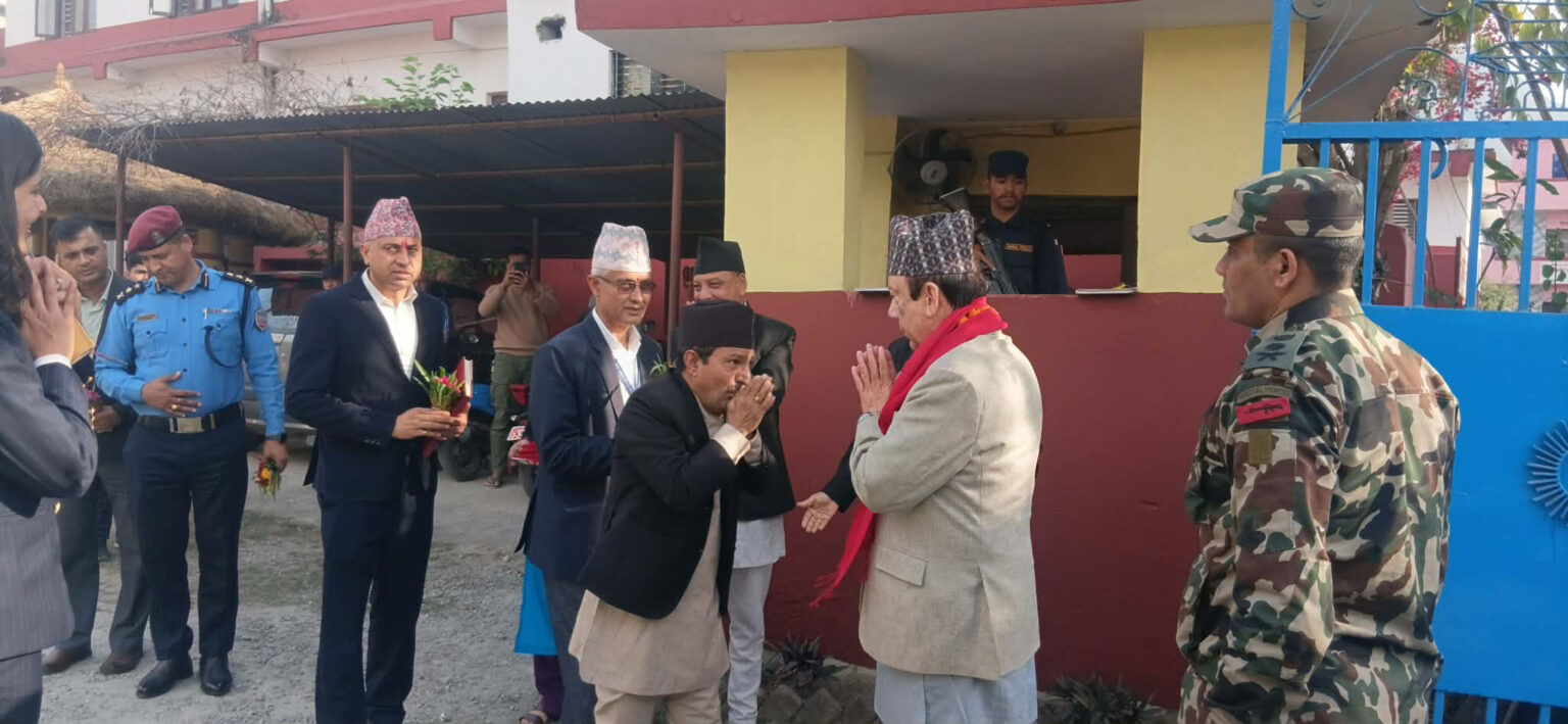 प्रधानन्यायाधीश राउतद्वारा तनहुँ जिल्ला अदालत निरीक्षण