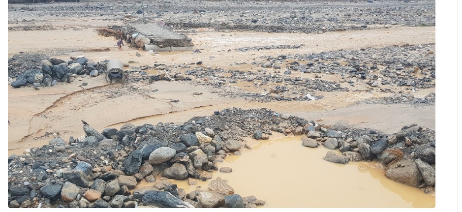 बाढीले बगाएर एक कर्मचारीको मृत्यु, विपी राजमार्ग खुलाउने प्रयास