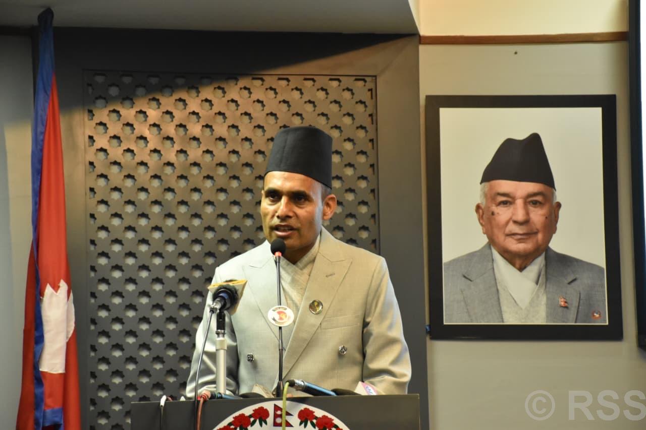 जनताले तत्काल अनुभूति गर्ने काम गर्न कर्मचारीलाई मन्त्रीको निर्देशन