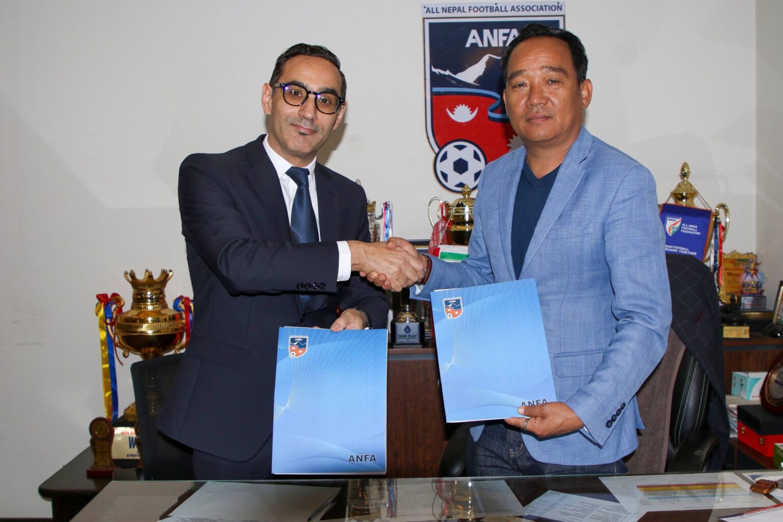 नेपाली राष्ट्रिय फुटबल टोलीको मुख्य प्रशिक्षकमा गुग्लिएलमो एरिना नियुक्त