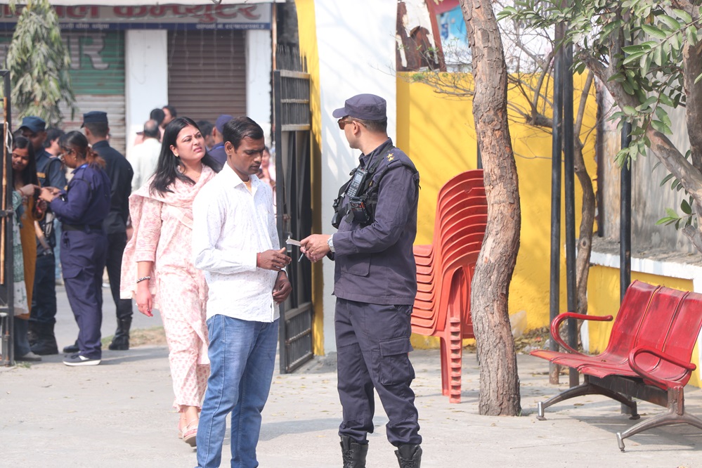 नवपुस्ताका मतदाता भन्छन् : ‘हाम्रो भविष्यसँग फेरि खेलबाड नहोस्’