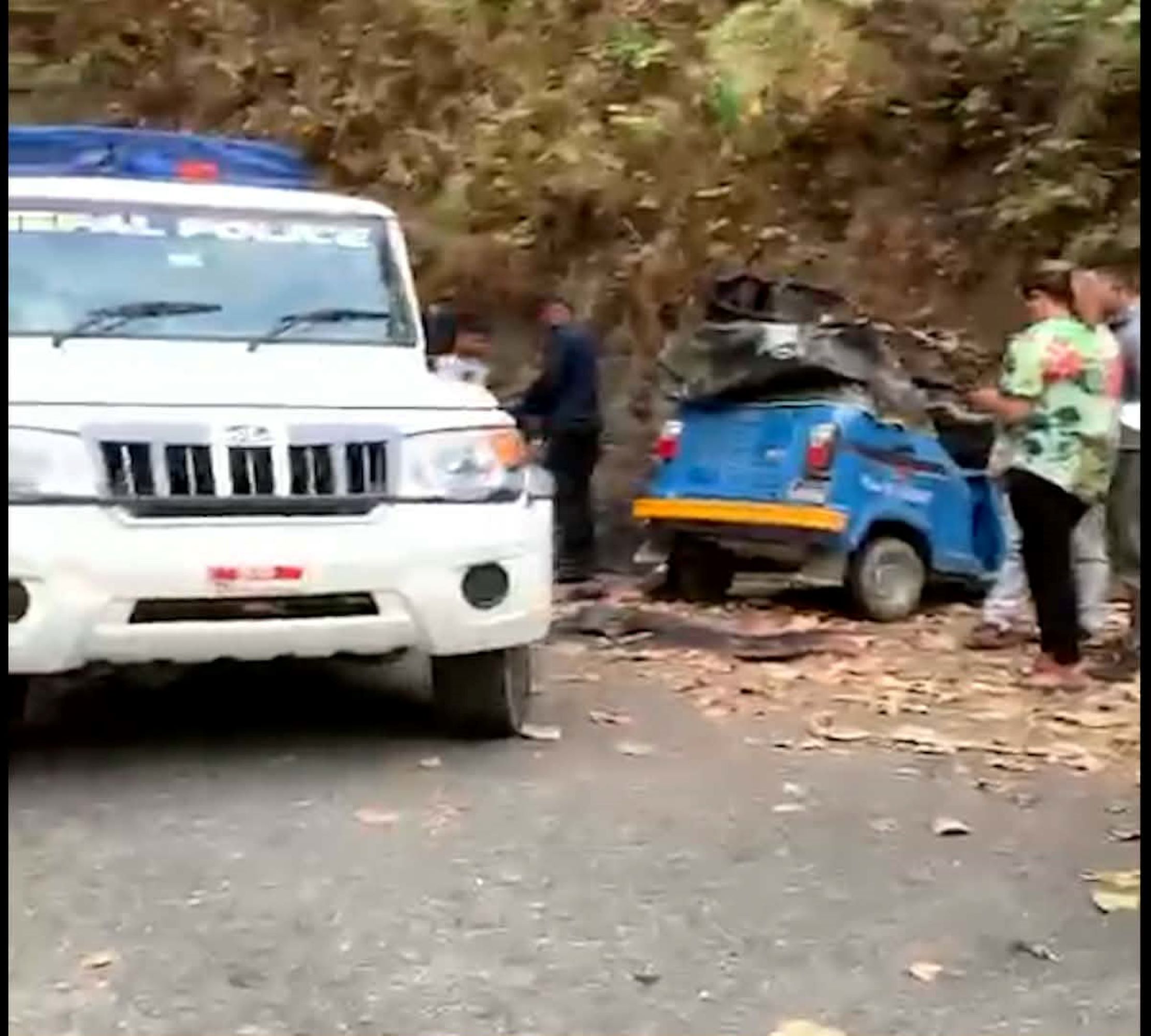 चितवनमा अटो नालीमा खस्दा चार जनाको मृत्यु