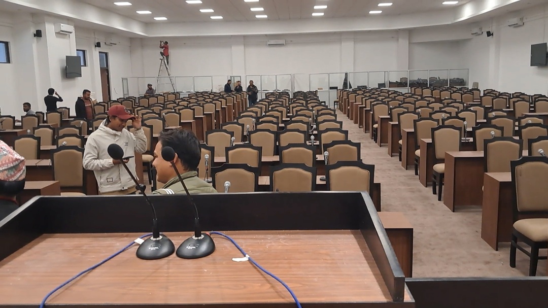 वैकल्पिक सभाकक्ष प्रयोग गरेर नवनिर्वाचित सांसदको सपथ