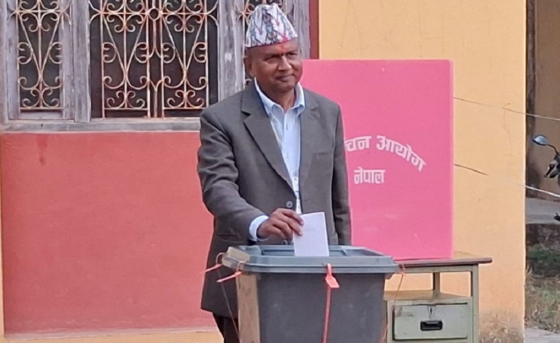 एमाले महासचिव पोखरेलले तुलसीपुरबाट गरे मतदान