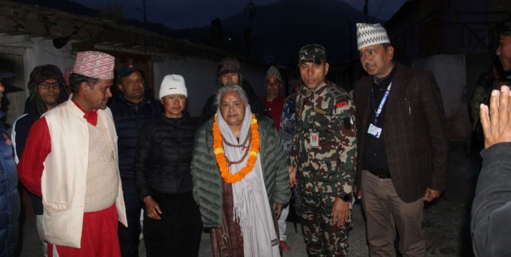 प्रधानमन्त्री कार्कीद्वारा जुम्लाको चन्दननाथ मन्दिरमा पूजा
