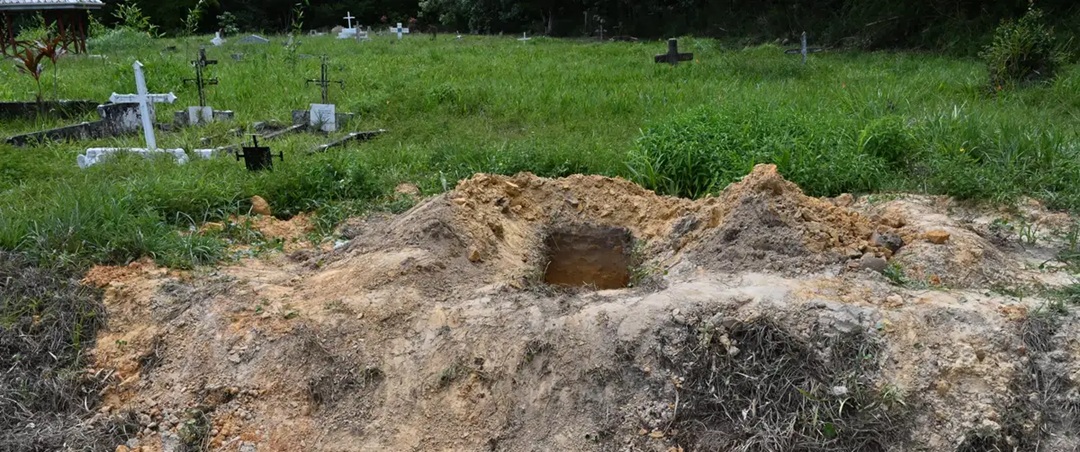 ५० शिशु र ६ वयस्कको शव अलपत्र फेला