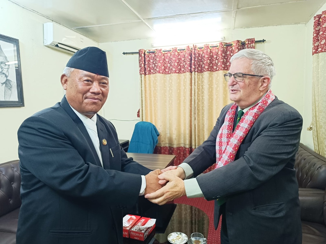 प्रमुख विपक्षी नेता भीष्मराज आङ्देम्बे र इजरायली राजदूतबीच भेटवार्ता