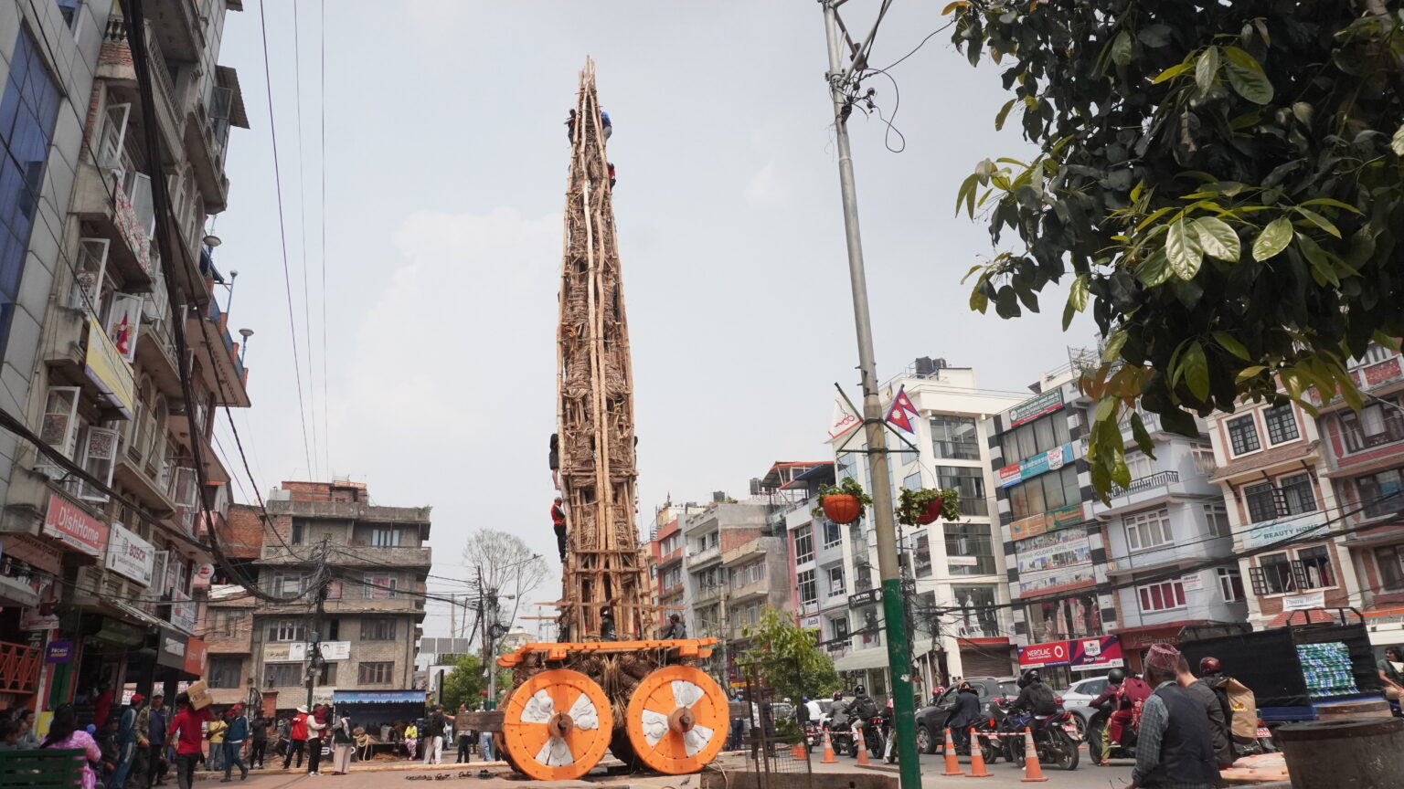 ललितपुरमा शनिबार रातो मच्छिन्द्रनाथको रथारोहन हुने