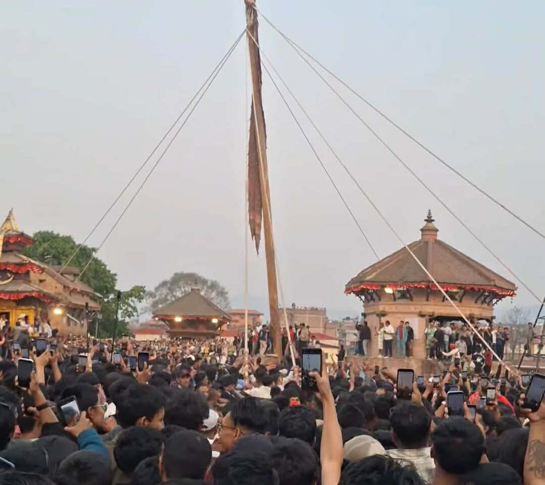 पचपन्न हाते लामो लिङ्गो ढाल्ने जात्रा सम्पन्न