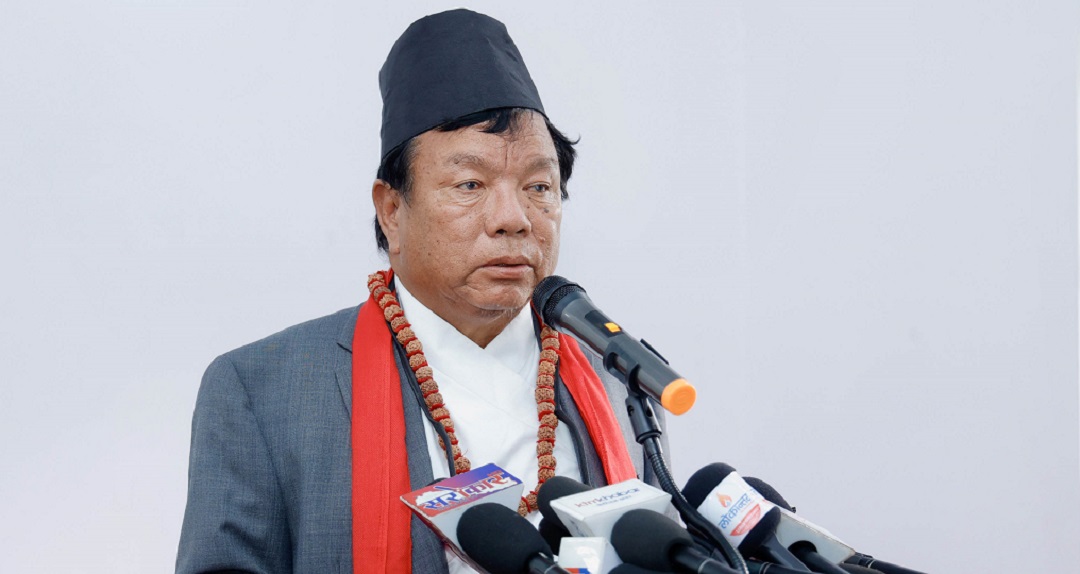 पदीय गरिमा र मर्यादा भुल्दै महावीर पुनले दिए ‘हिंसाप्रेरित’ अभिव्यक्ति, भने- ठोक्नैपर्छ(भिडियो)