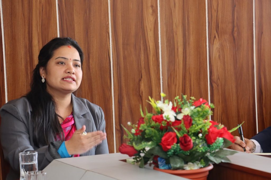 सिभिल हस्पिटलमा सेवा सहज बनाउन मन्त्री रावलको निर्देशन