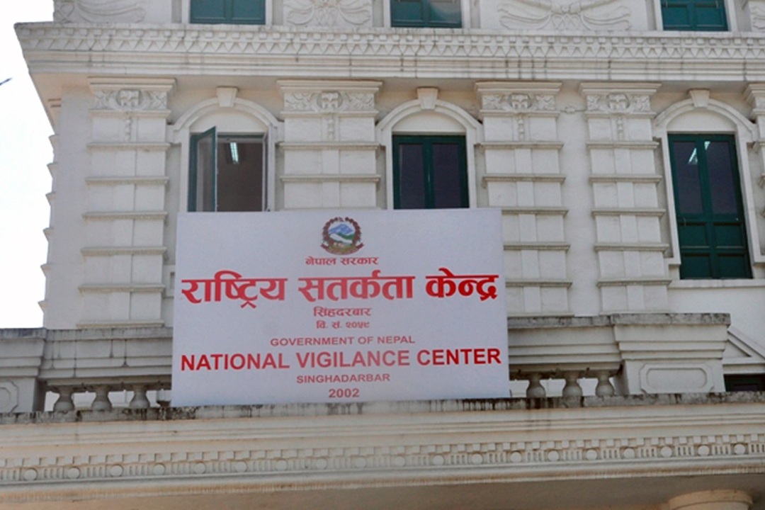 कार्यालयमा छड्के : ६३२ कर्मचारी कारबाहीमा