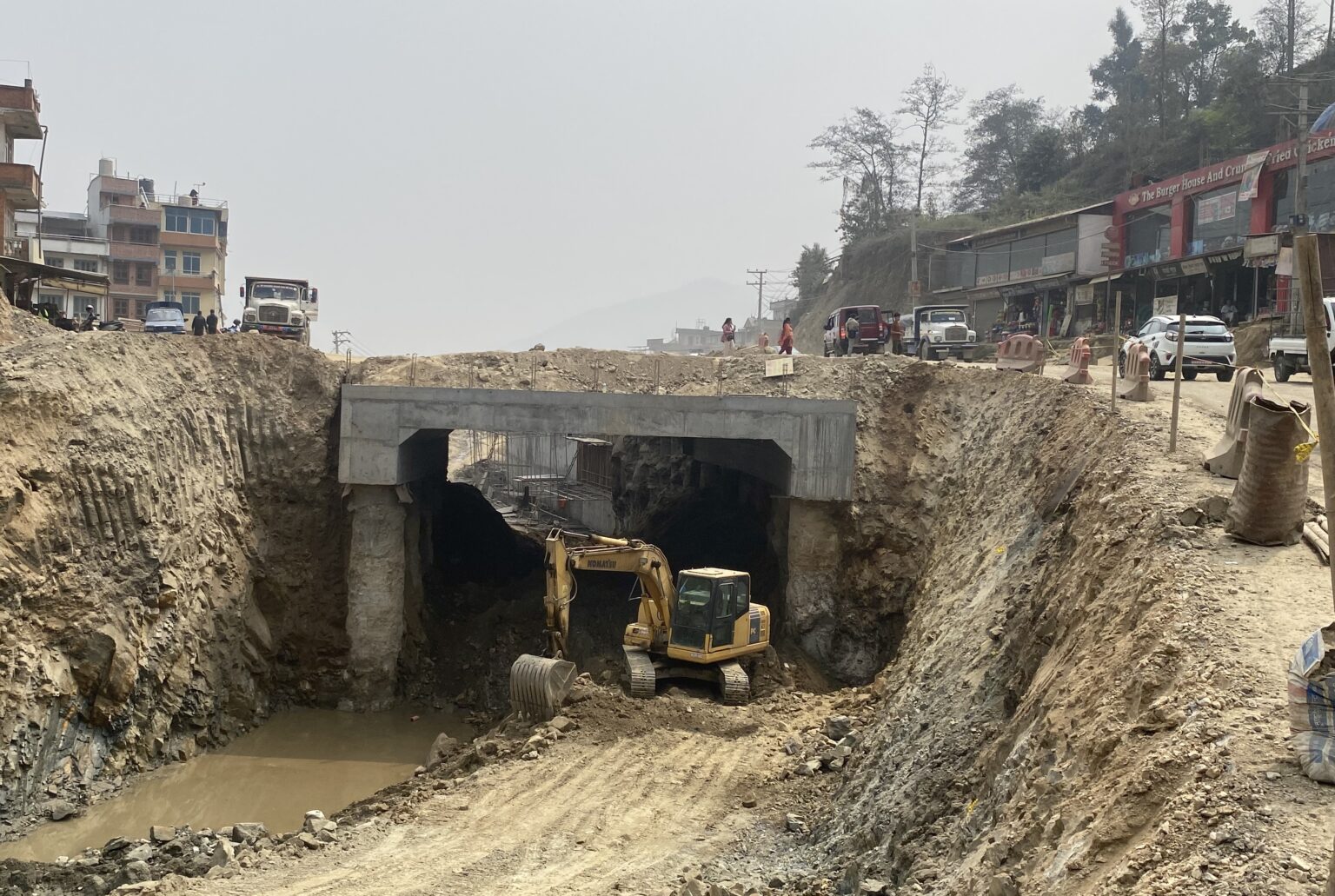 अरनिको राजमार्ग विस्तारः सामग्रीको मूल्यवृद्धिले निर्माण सुस्त