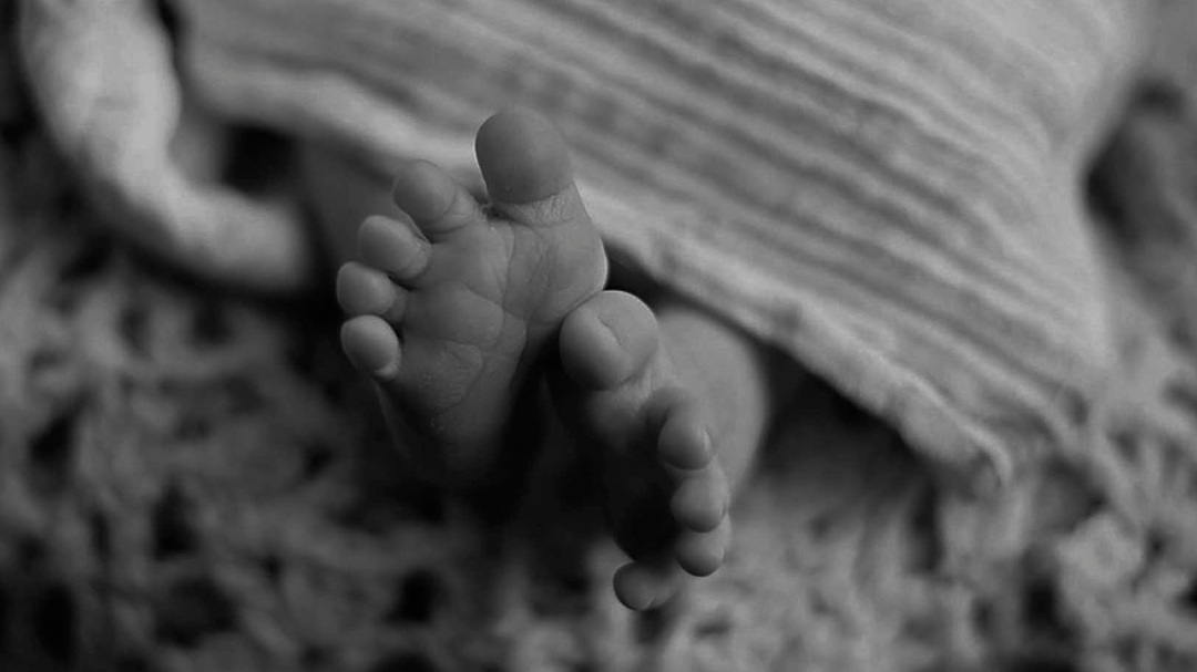 पुलमुनि शिशुको शव फेला, एक जना पक्राउ