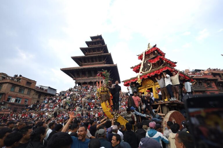 छानो बिग्रिएपछि मर्मत गरिँदै भैरवको रथः नौ दिनसम्म बिस्केट जात्रा मनाइने