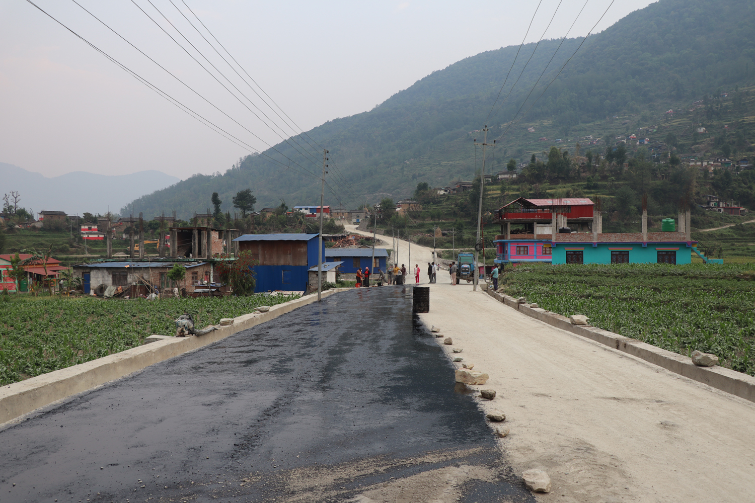 दरवाङ–मुना–ढोरपाटन सडकः ताकममा कालोपत्र सुरु