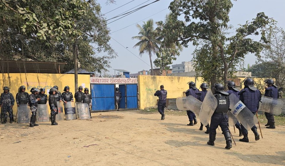 सिरहा कारागारमा विवाद हुँदा २२ कैदीबन्दी नियन्त्रणमा