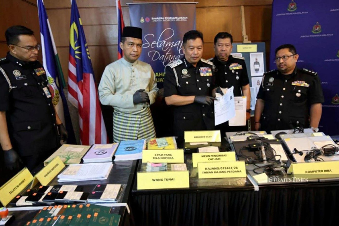 ९ जना पक्राउ